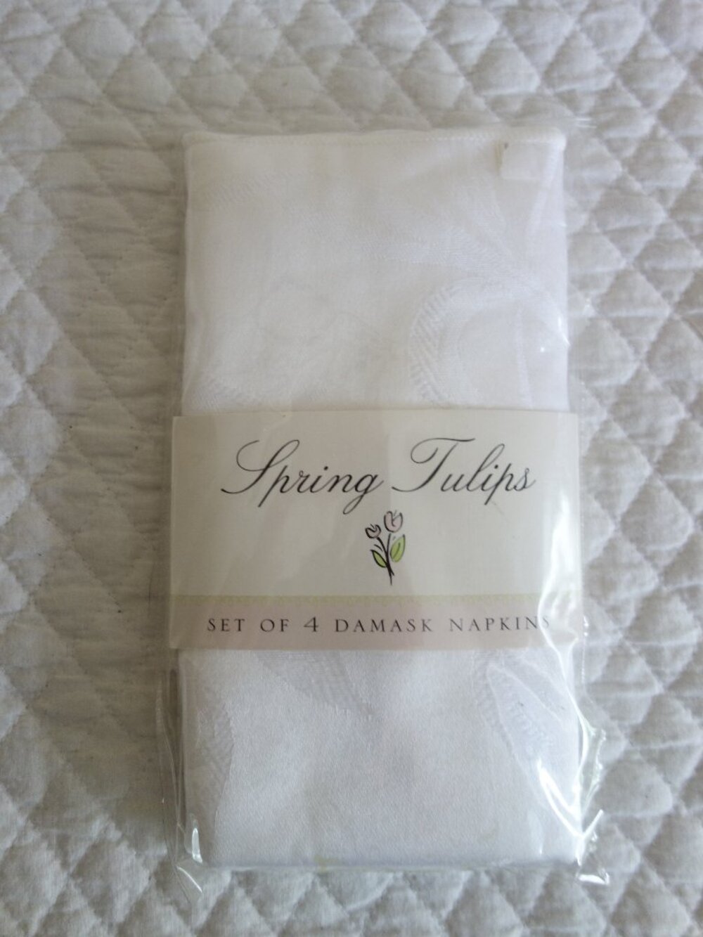 NIP New Spring Tulips Damask White Napkins – set of 4
